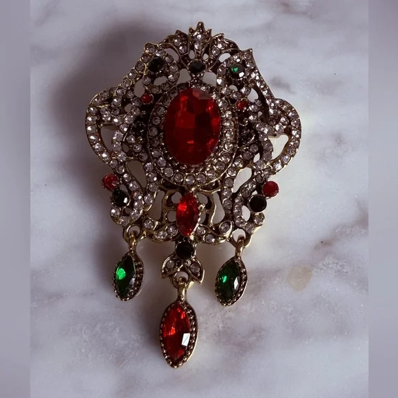 Elegant Red and Green Gemstone Brooch - Picture 2 of 4